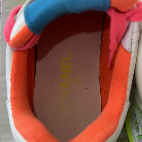 Chanel 2020 Logo CC sneakers Sz 36 - Picture 9 of 11
